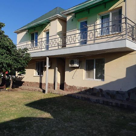 Отель Маленький Рай Satoka Exterior foto