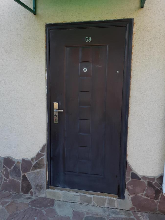Отель Маленький Рай Satoka Exterior foto