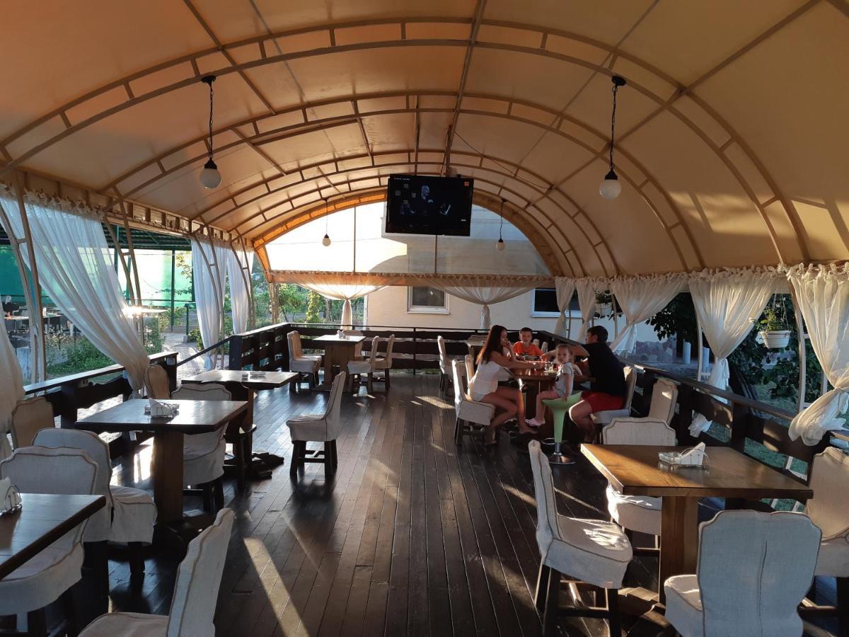 Отель Маленький Рай Satoka Exterior foto
